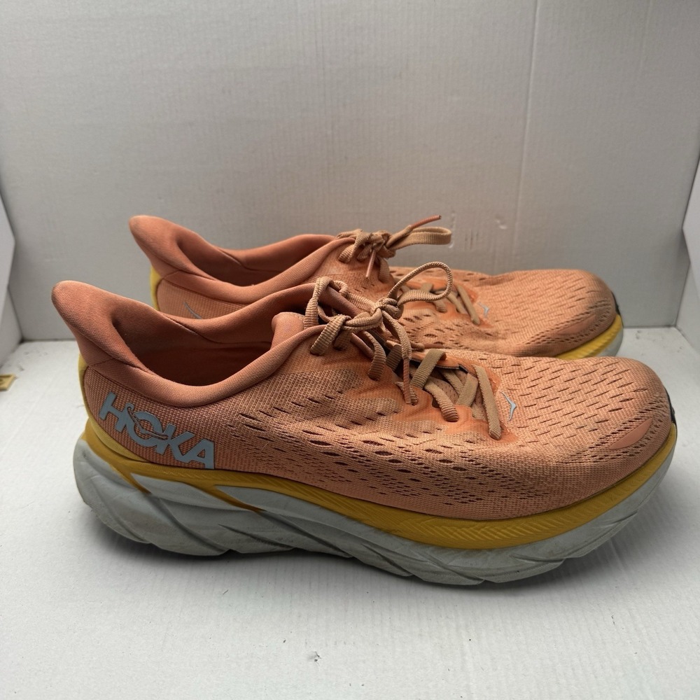 Hoka One One Clifton 8 Womens Size 9.5D Coral Trail Running Shoes Sneakers